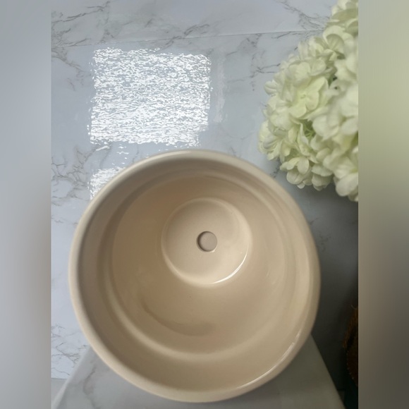 Rae Dunn small planter with bunny ears labeled “HOP TO IT” never used - Picture 6 of 7